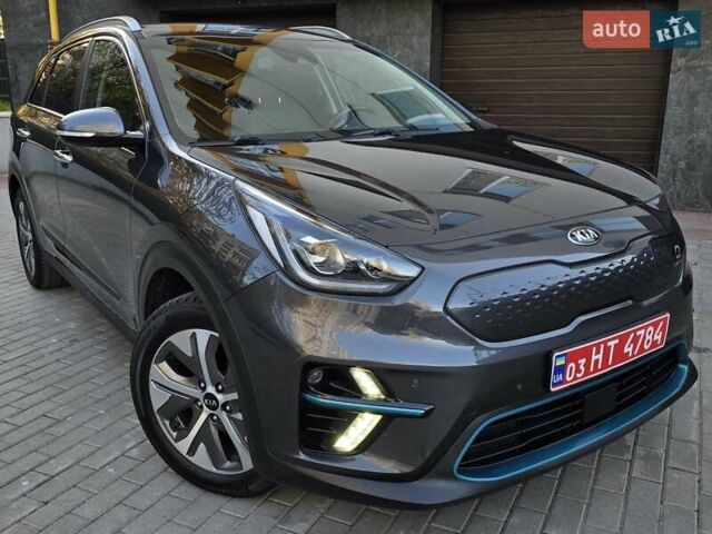 Серый Киа Niro, объемом двигателя 0 л и пробегом 144 тыс. км за 17250 $, фото 1 на Automoto.ua