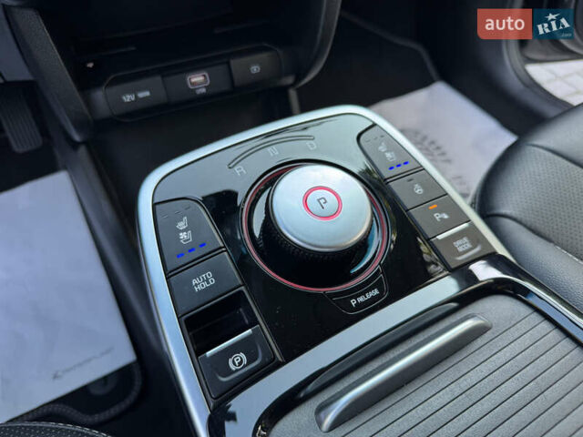 Сірий Кіа Niro, об'ємом двигуна 0 л та пробігом 144 тис. км за 18200 $, фото 35 на Automoto.ua