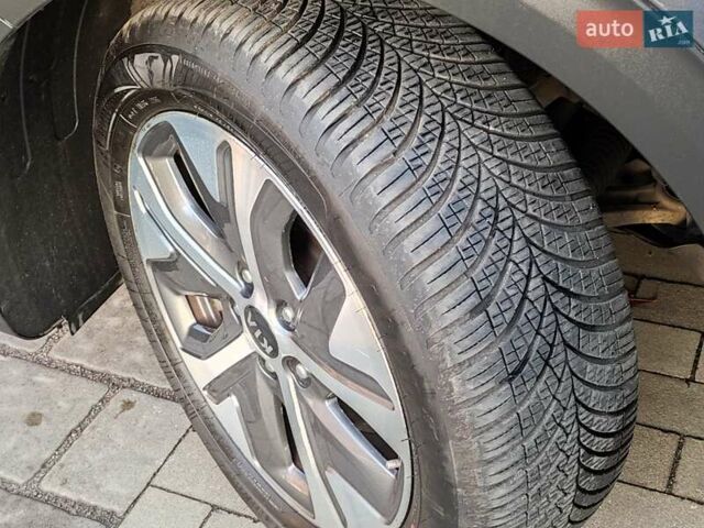 Киа Niro 2020 в Ровно на Automoto.ua Серый Киа Niro, объемом двигателя 0 л и пробегом 125 тыс. км за 19850 $, фото 30 на Automoto.ua