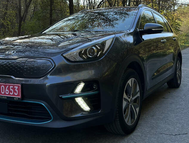Сірий Кіа Niro, об'ємом двигуна 0 л та пробігом 114 тис. км за 19400 $, фото 3 на Automoto.ua