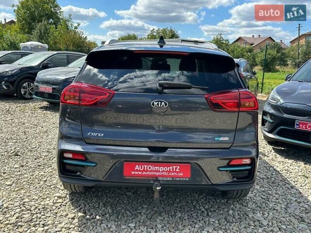Сірий Кіа Niro, об'ємом двигуна 0 л та пробігом 97 тис. км за 22600 $, фото 11 на Automoto.ua