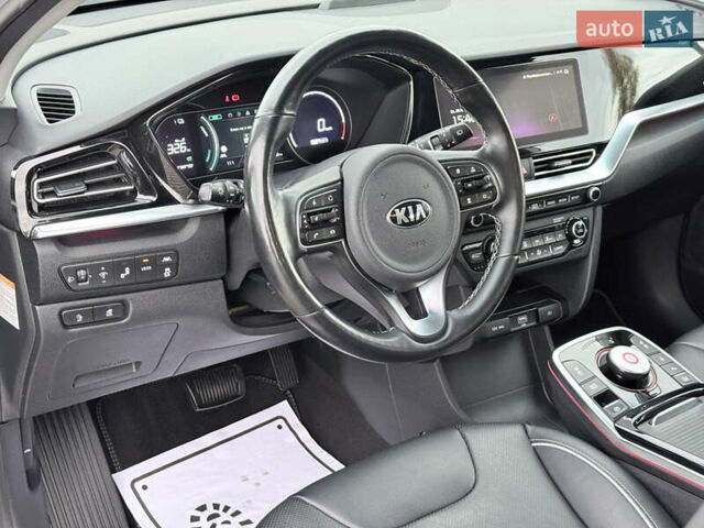 Серый Киа Niro, объемом двигателя 0 л и пробегом 126 тыс. км за 21500 $, фото 12 на Automoto.ua