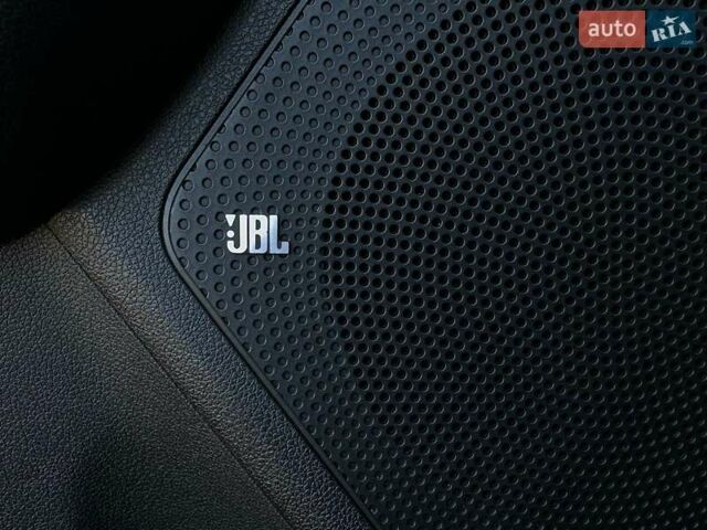 Сірий Кіа Niro, об'ємом двигуна 0 л та пробігом 58 тис. км за 23400 $, фото 6 на Automoto.ua