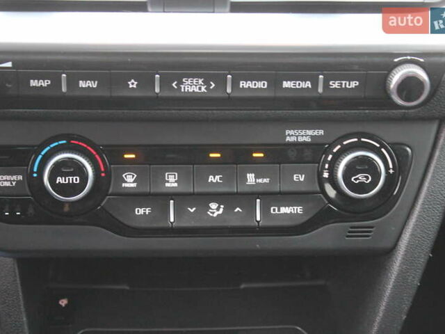 Сірий Кіа Niro, об'ємом двигуна 0 л та пробігом 74 тис. км за 19990 $, фото 45 на Automoto.ua