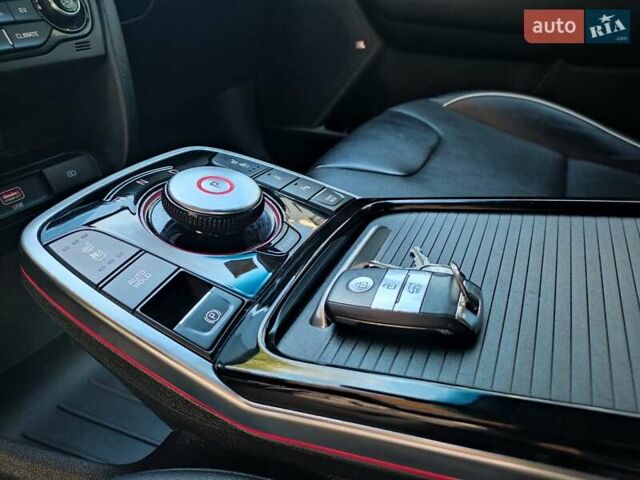 Киа Niro 2020 в Ровно на Automoto.ua Серый Киа Niro, объемом двигателя 0 л и пробегом 125 тыс. км за 19850 $, фото 65 на Automoto.ua