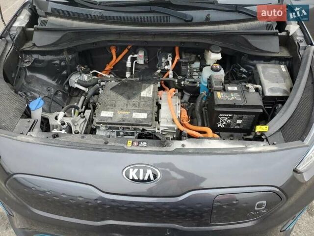 Серый Киа Niro, объемом двигателя 1.58 л и пробегом 51 тыс. км за 3000 $, фото 11 на Automoto.ua