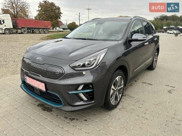 Серый Киа Niro, объемом двигателя 0 л и пробегом 117 тыс. км за 19700 $, фото 2 на Automoto.ua