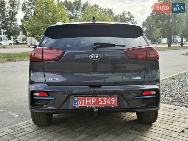 Сірий Кіа Niro, об'ємом двигуна 0 л та пробігом 126 тис. км за 20900 $, фото 10 на Automoto.ua