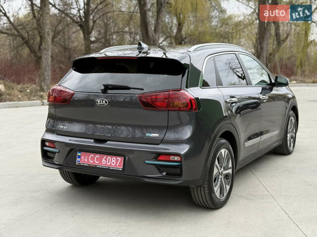 Серый Киа Niro, объемом двигателя 0 л и пробегом 120 тыс. км за 19750 $, фото 8 на Automoto.ua