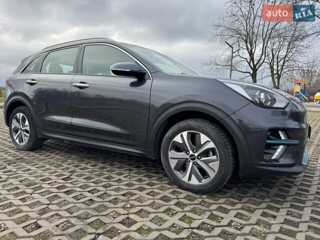 Сірий Кіа Niro, об'ємом двигуна 0 л та пробігом 150 тис. км за 17350 $, фото 5 на Automoto.ua