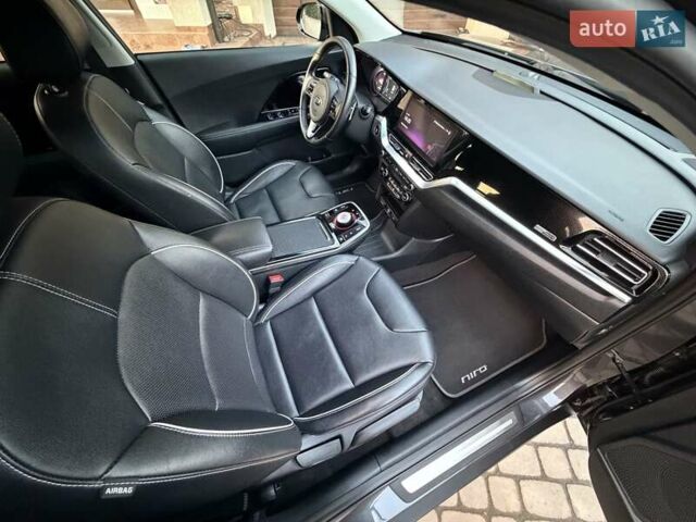 Сірий Кіа Niro, об'ємом двигуна 0 л та пробігом 118 тис. км за 20499 $, фото 84 на Automoto.ua