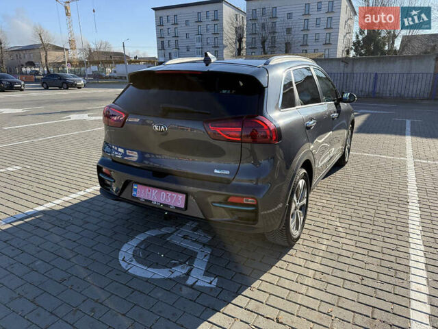 Сірий Кіа Niro, об'ємом двигуна 0 л та пробігом 87 тис. км за 18500 $, фото 23 на Automoto.ua