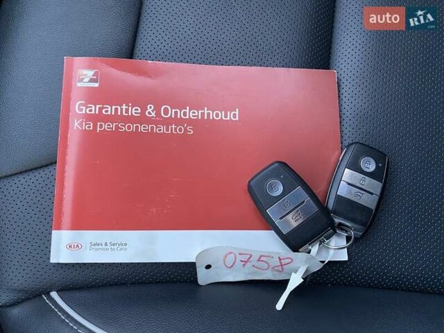 Серый Киа Niro, объемом двигателя 0 л и пробегом 88 тыс. км за 21500 $, фото 42 на Automoto.ua