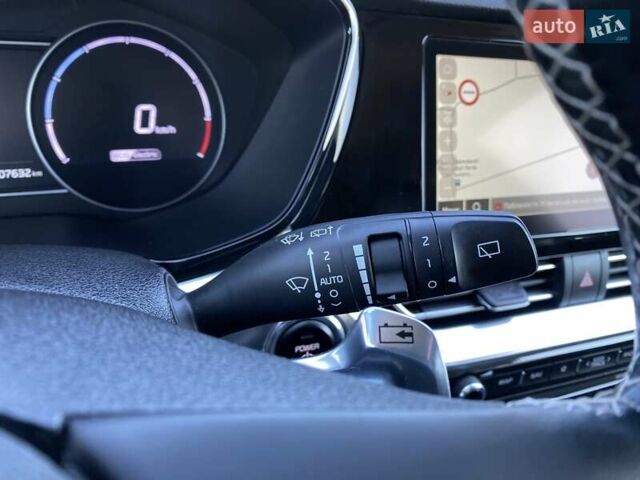 Сірий Кіа Niro, об'ємом двигуна 0 л та пробігом 107 тис. км за 21950 $, фото 43 на Automoto.ua