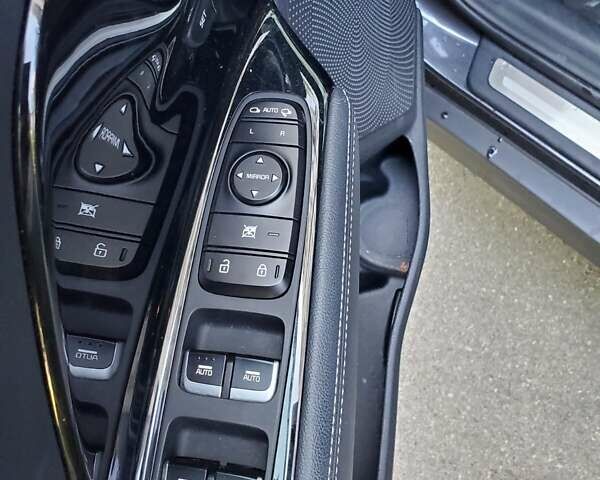 Кіа Niro 2020 у Києві на Automoto.ua Сірий Кіа Niro, об'ємом двигуна 0 л та пробігом 58 тис. км за 24000 $, фото 3 на Automoto.ua