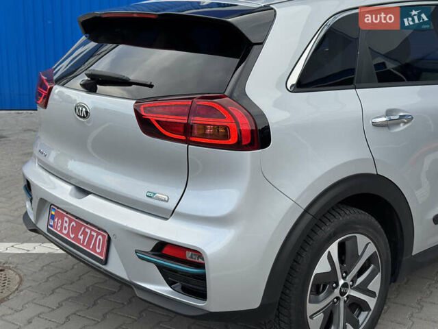 Кіа Niro 2020 у Рівному на Automoto.ua Сірий Кіа Niro, об'ємом двигуна 0 л та пробігом 138 тис. км за 19500 $, фото 4 на Automoto.ua