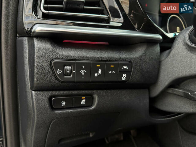 Серый Киа Niro, объемом двигателя 0 л и пробегом 156 тыс. км за 18500 $, фото 67 на Automoto.ua