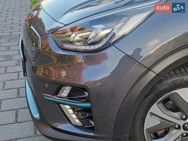Киа Niro 2020 в Ровно на Automoto.ua Серый Киа Niro, объемом двигателя 0 л и пробегом 125 тыс. км за 19850 $, фото 10 на Automoto.ua