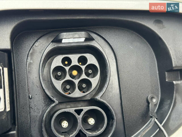 Серый Киа Niro, объемом двигателя 0 л и пробегом 118 тыс. км за 19350 $, фото 61 на Automoto.ua