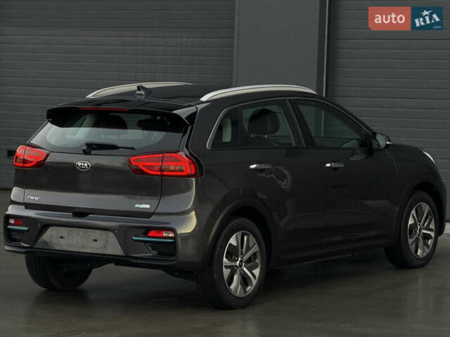 Серый Киа Niro, объемом двигателя 0 л и пробегом 164 тыс. км за 17550 $, фото 7 на Automoto.ua