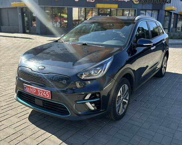 Серый Киа Niro, объемом двигателя 0 л и пробегом 61 тыс. км за 19700 $, фото 2 на Automoto.ua