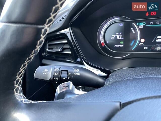 Киа Niro 2020 в Львове на Automoto.ua Серый Киа Niro, объемом двигателя 0 л и пробегом 101 тыс. км за 20300 $, фото 32 на Automoto.ua