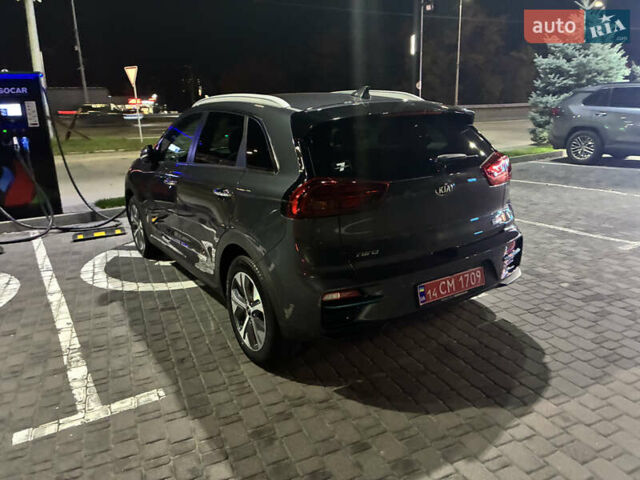 Серый Киа Niro, объемом двигателя 0 л и пробегом 116 тыс. км за 17999 $, фото 7 на Automoto.ua