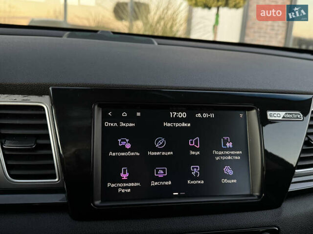 Серый Киа Niro, объемом двигателя 0 л и пробегом 142 тыс. км за 17700 $, фото 62 на Automoto.ua