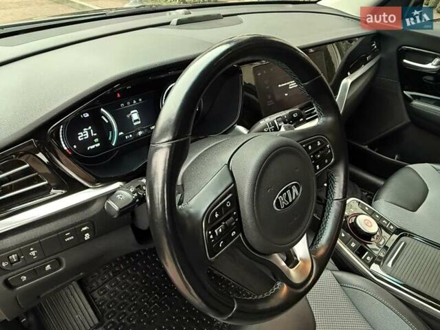 Серый Киа Niro, объемом двигателя 0 л и пробегом 125 тыс. км за 18950 $, фото 27 на Automoto.ua