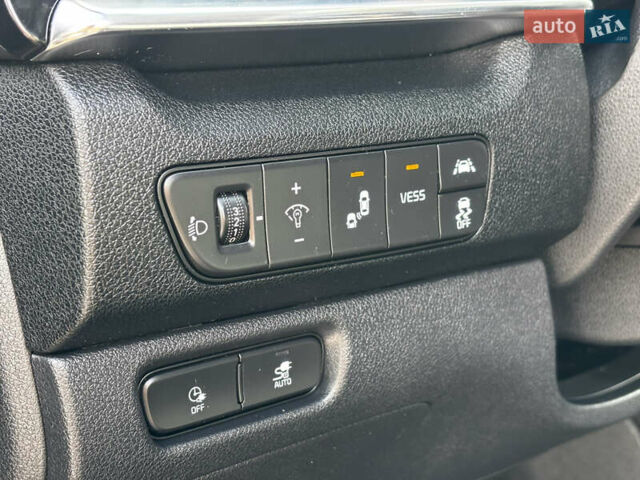 Серый Киа Niro, объемом двигателя 0 л и пробегом 110 тыс. км за 21200 $, фото 24 на Automoto.ua