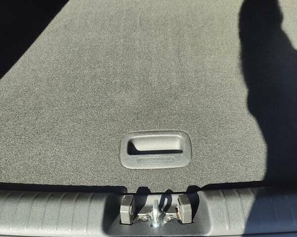 Серый Киа Niro, объемом двигателя 0 л и пробегом 49 тыс. км за 23000 $, фото 40 на Automoto.ua