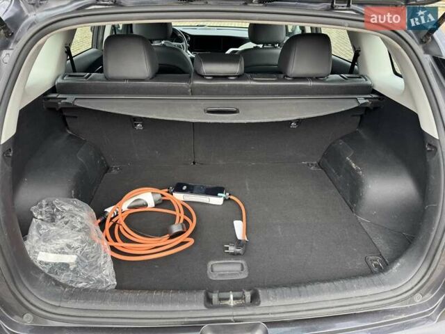 Сірий Кіа Niro, об'ємом двигуна 0 л та пробігом 150 тис. км за 17350 $, фото 16 на Automoto.ua