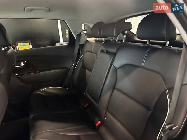 Сірий Кіа Niro, об'ємом двигуна 0 л та пробігом 155 тис. км за 18800 $, фото 34 на Automoto.ua