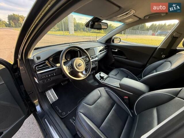 Серый Киа Niro, объемом двигателя 0 л и пробегом 57 тыс. км за 23299 $, фото 16 на Automoto.ua