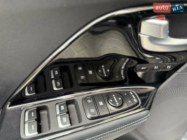 Кіа Niro 2020 у Вінниці на Automoto.ua Сірий Кіа Niro, об'ємом двигуна 0 л та пробігом 157 тис. км за 19500 $, фото 29 на Automoto.ua