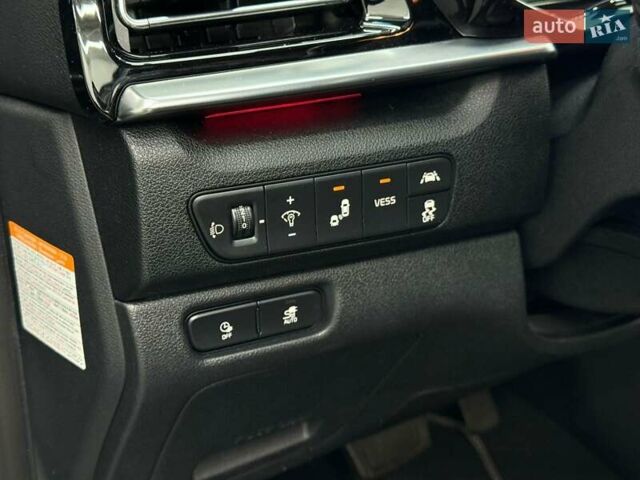 Серый Киа Niro, объемом двигателя 0 л и пробегом 153 тыс. км за 18558 $, фото 14 на Automoto.ua