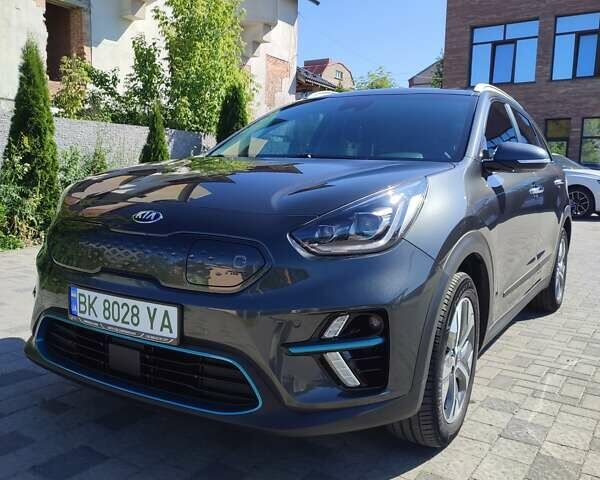 Серый Киа Niro, объемом двигателя 0 л и пробегом 49 тыс. км за 23000 $, фото 63 на Automoto.ua