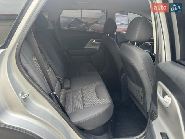 Киа Niro 2020 в Луцке на Automoto.ua Серый Киа Niro, объемом двигателя 1.58 л и пробегом 241 тыс. км за 14600 $, фото 26 на Automoto.ua