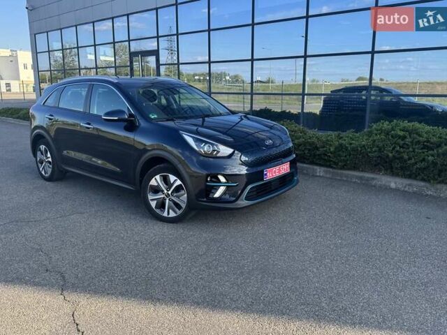 Сірий Кіа Niro, об'ємом двигуна 0 л та пробігом 93 тис. км за 17900 $, фото 3 на Automoto.ua