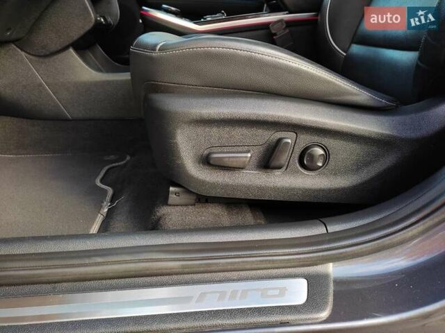 Киа Niro 2020 в Ровно на Automoto.ua Серый Киа Niro, объемом двигателя 0 л и пробегом 125 тыс. км за 19850 $, фото 56 на Automoto.ua