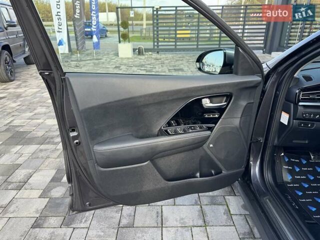 Серый Киа Niro, объемом двигателя 0 л и пробегом 142 тыс. км за 18900 $, фото 13 на Automoto.ua