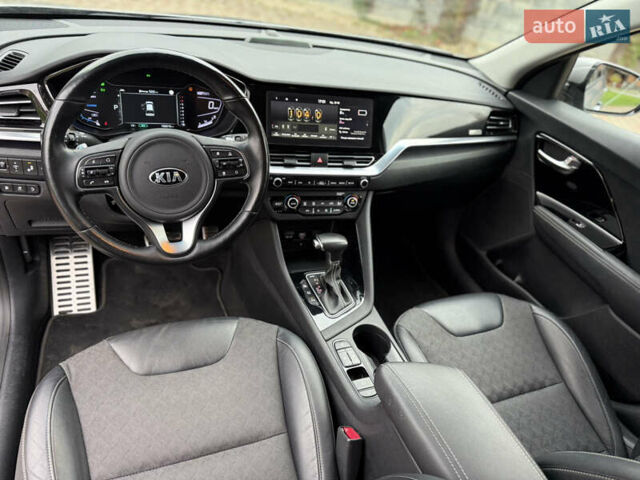 Киа Niro 2020 в Калуше на Automoto.ua Серый Киа Niro, объемом двигателя 1.58 л и пробегом 102 тыс. км за 19600 $, фото 27 на Automoto.ua
