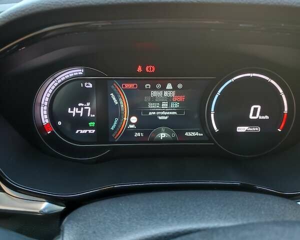 Серый Киа Niro, объемом двигателя 0 л и пробегом 49 тыс. км за 23000 $, фото 26 на Automoto.ua