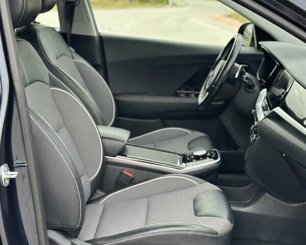Серый Киа Niro, объемом двигателя 0 л и пробегом 128 тыс. км за 19400 $, фото 42 на Automoto.ua