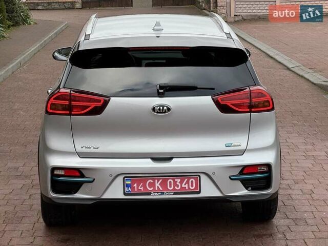Сірий Кіа Niro, об'ємом двигуна 0 л та пробігом 118 тис. км за 19300 $, фото 57 на Automoto.ua