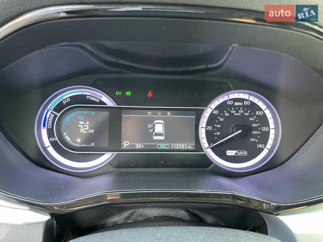 Серый Киа Niro, объемом двигателя 1.58 л и пробегом 181 тыс. км за 16000 $, фото 9 на Automoto.ua