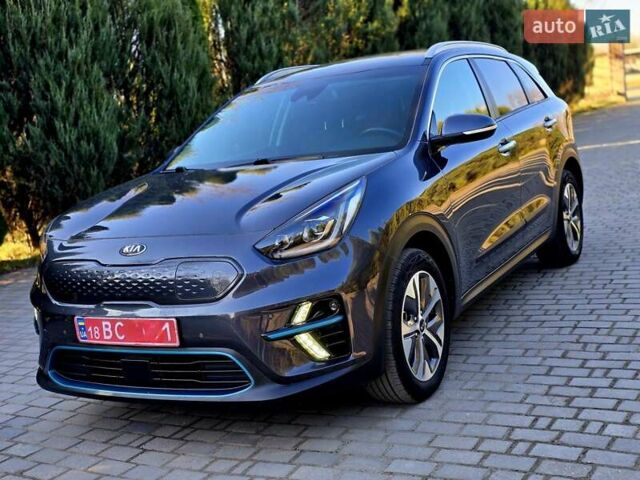 Серый Киа Niro, объемом двигателя 0 л и пробегом 70 тыс. км за 18800 $, фото 1 на Automoto.ua