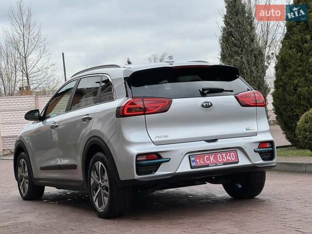 Сірий Кіа Niro, об'ємом двигуна 0 л та пробігом 118 тис. км за 19300 $, фото 21 на Automoto.ua
