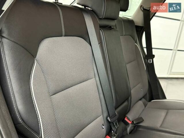 Сірий Кіа Niro, об'ємом двигуна 0 л та пробігом 114 тис. км за 18329 $, фото 26 на Automoto.ua