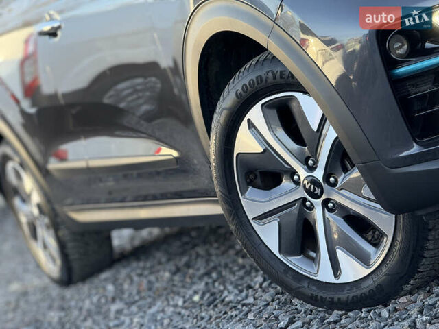 Сірий Кіа Niro, об'ємом двигуна 0 л та пробігом 102 тис. км за 18900 $, фото 11 на Automoto.ua